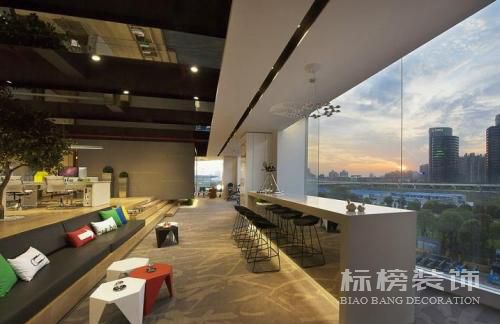 深圳辦公室裝修如何選擇好家居？